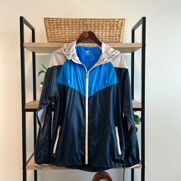 Nike Men's Windrunner Hooded Lightweight Track Sportswear Nylon Jacket L - Picture 1 of 12